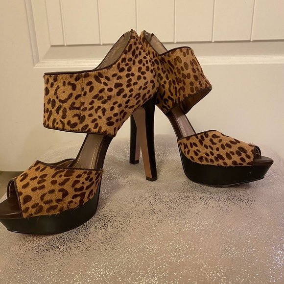 NEVER WORN : Women’s Leopard Pumps - Picture 1 of 5